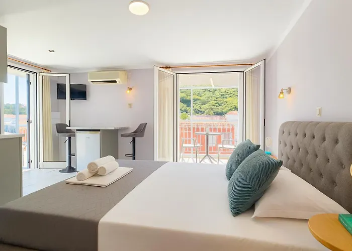 Anemos & Aparthotel 3*