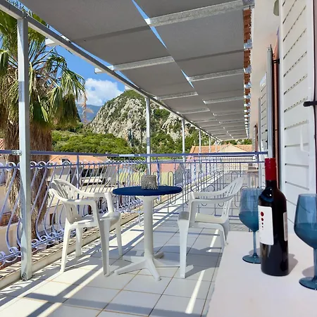 Lägenhetshotell Anemos & Poros (Kefalonia)