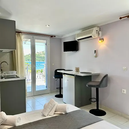 Aparthotel Anemos & 3*