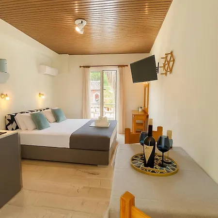 Aparthotel Anemos & 3*