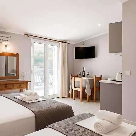 Anemos & 3* Poros (Kefalonia)
