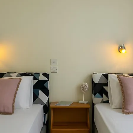 Anemos & 3* Poros (Kefalonia)