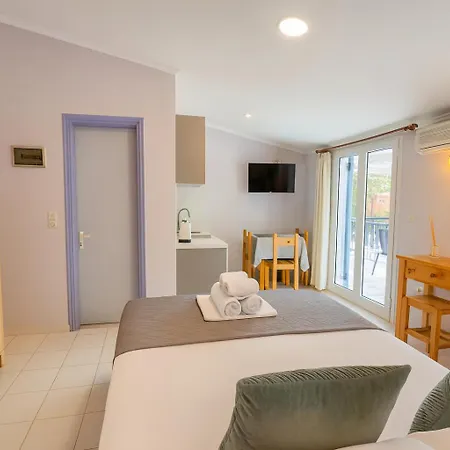 Aparthotel Anemos & 3*