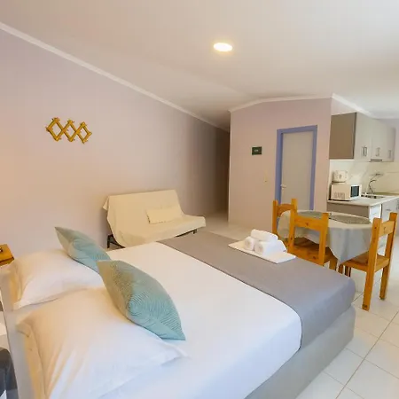 Aparthotel Anemos &