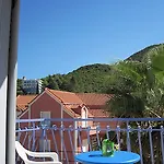 מלון דירות Anemos & 3*