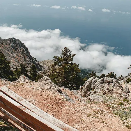 Anemos & Apartmanhotel